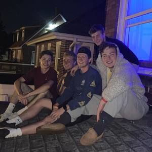 Meet your Posher, Alex